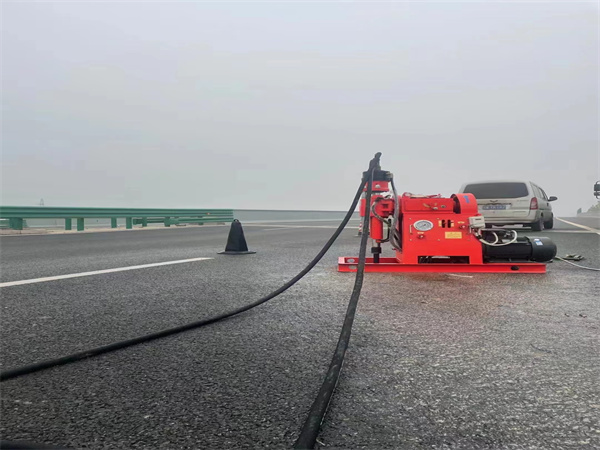 蓬莱镇马路路基路面开裂下沉注浆加固灌浆