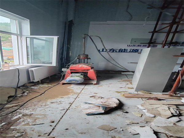 蓬莱镇地基基础下沉墙体裂缝加固注浆顶升施工